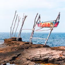 Hängende Boote bei Ulag, Kroatien